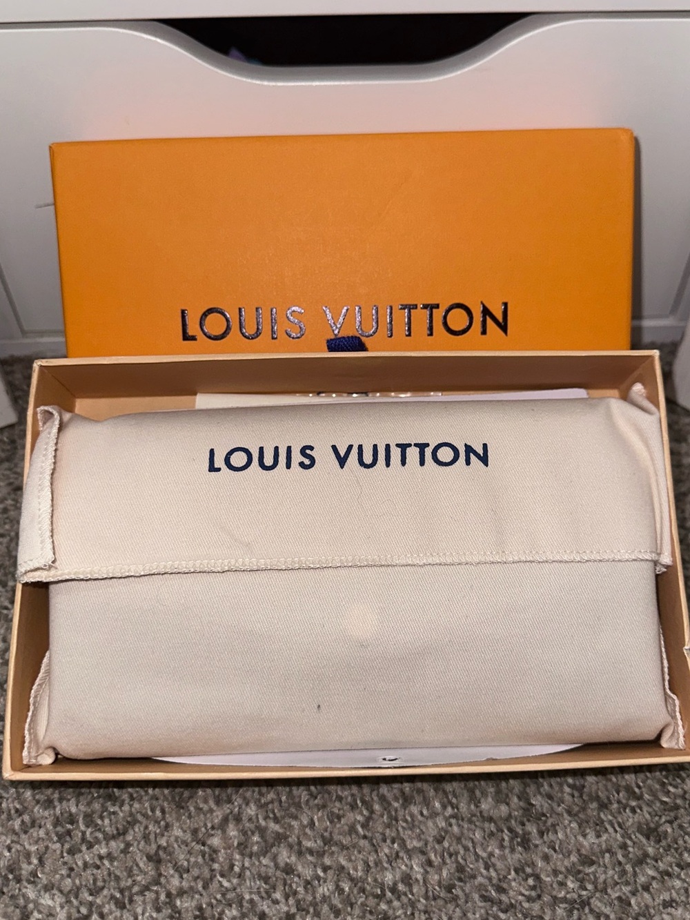 Louis Vuitton Sarah Wallet - Picture 5 of 15